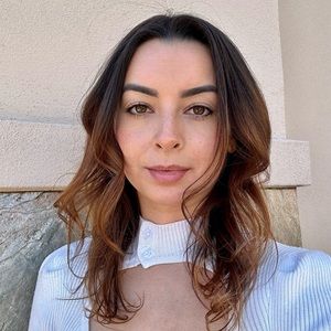 Meet your Posher, Saray